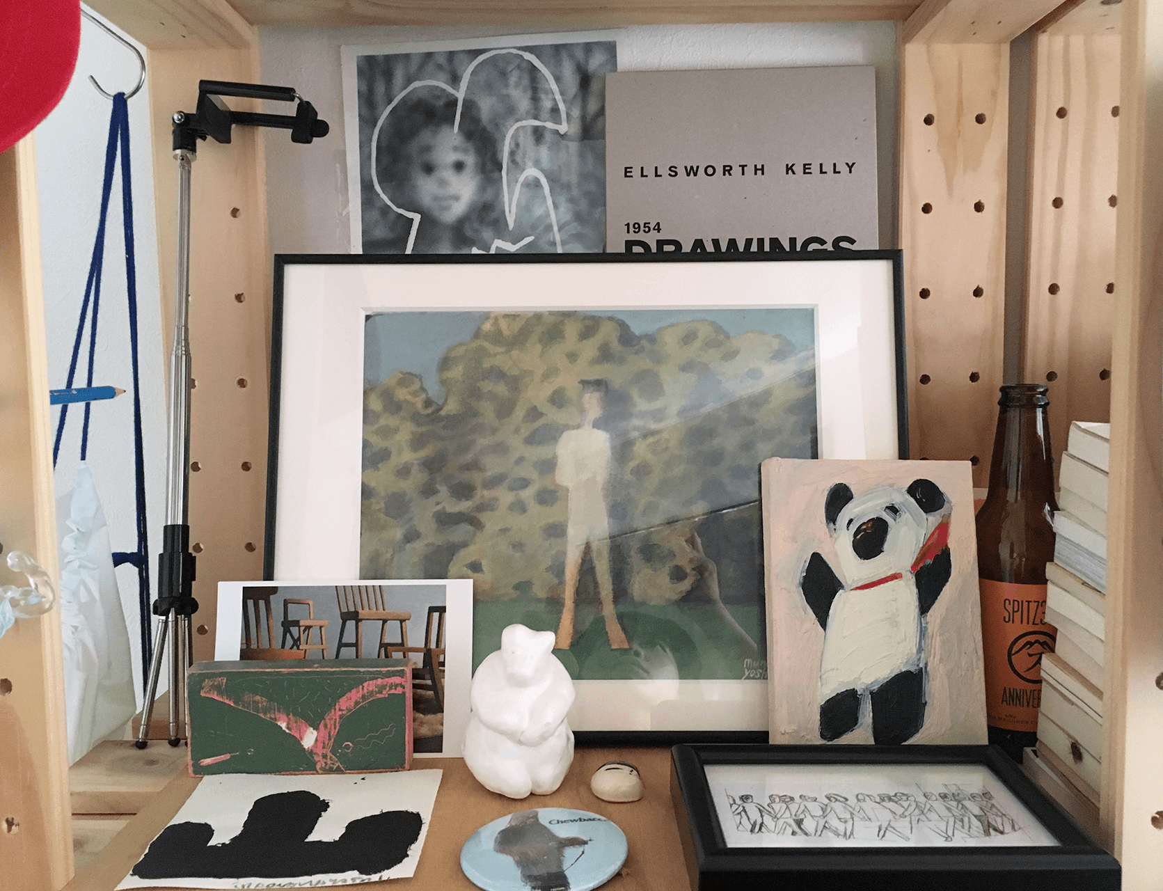 Hirapar Wilson, Munehiro Yoshimura, Satoshi Ando, TACO, Aona Hayashi's letters, Yuichi Yokoyama's drawings, Moeno Otsu's ceramic figurines, and a bear she made herself.