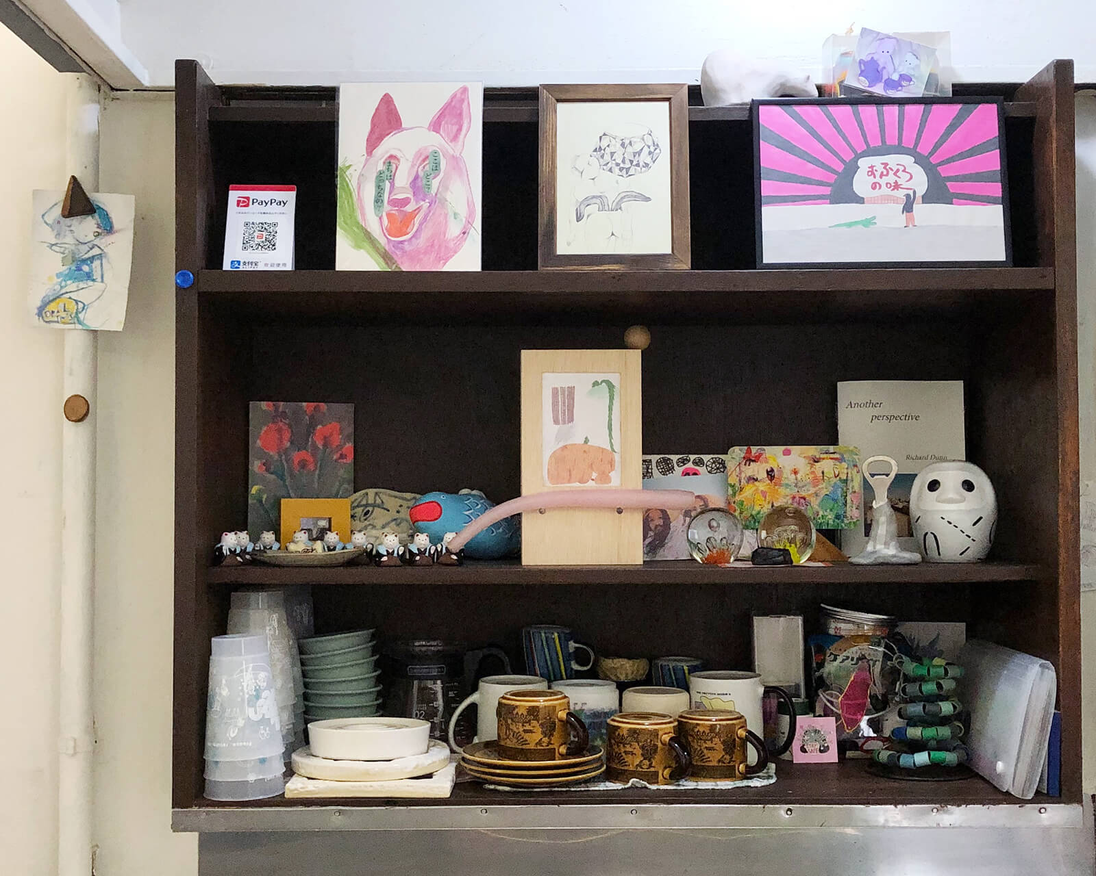 Gallery's backyard shelf left: Yurika Uchida, Yoichi Kizawa, SINPOCO, Inuowari, Sakurako Hamaguchi and others.