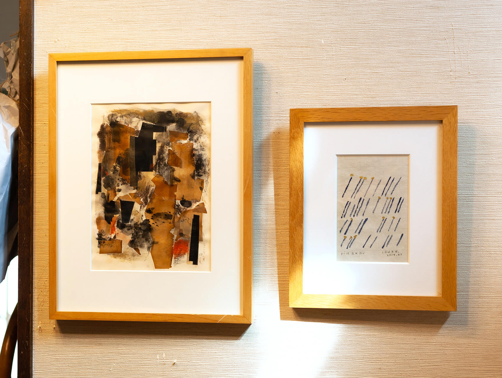 (左から)牧野伊三夫さんの作品、西淑さんの作品